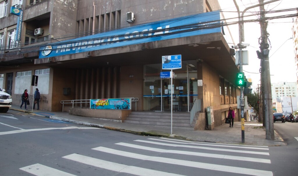 Todos os descontos do INSS para associações estão suspensos, garante CGU Todos os descontos do INSS para associações estão suspensos, garante CGU