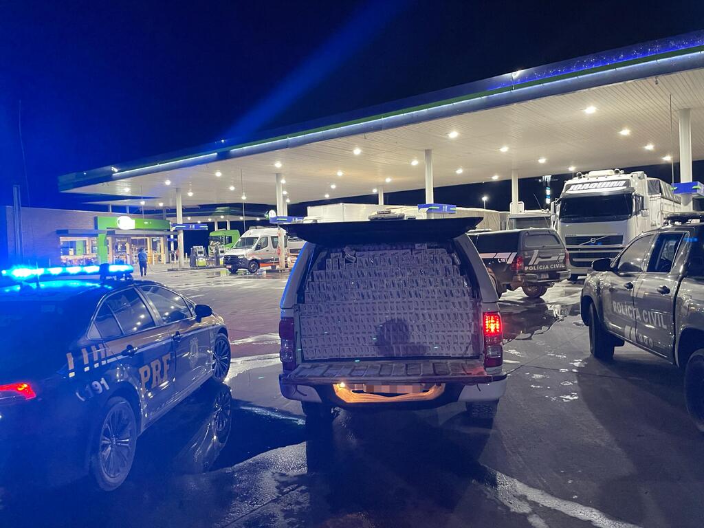 título imagem Motorista é preso com 28 mil maços de cigarros escondidos em veículo fúnebre na BR-153