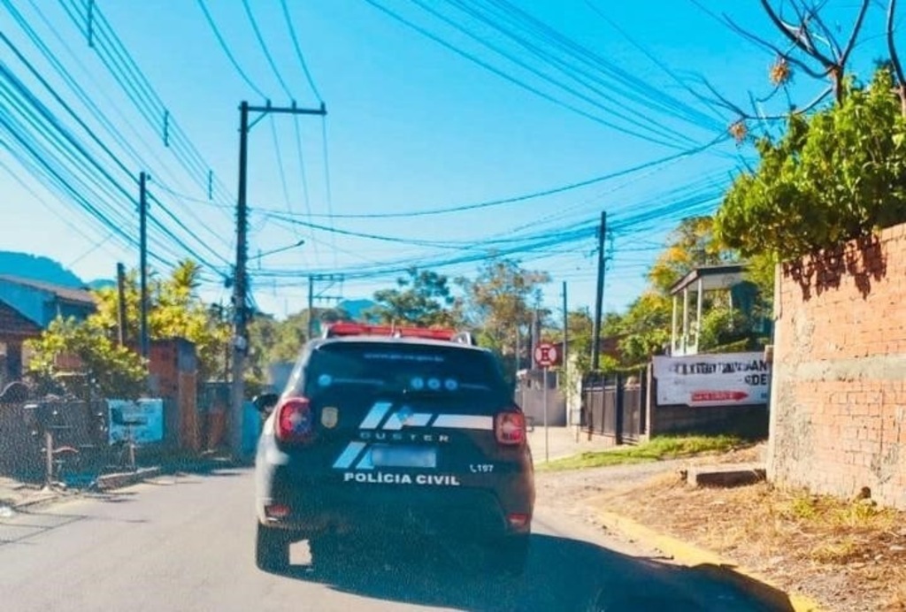 título imagem Adolescente de apenas 15 anos é apreendido por envolvimento em homicídios em Santa Maria