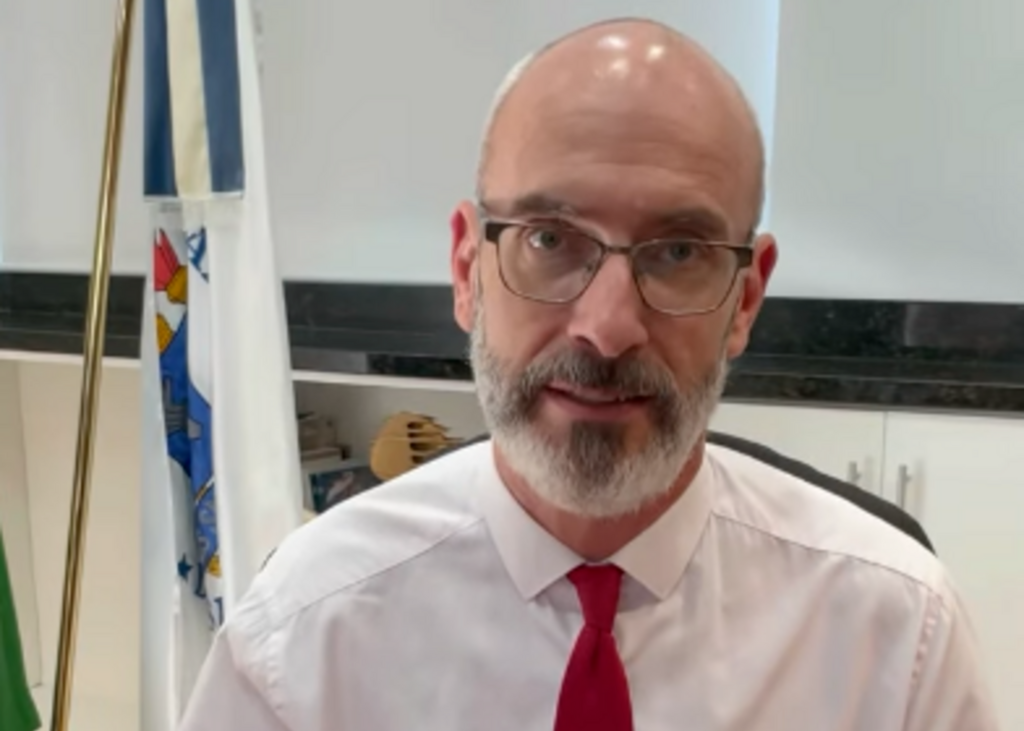 VÍDEO: Reitor da UFSM se pronuncia após polícia divulgar laudo de perícia sobre acidente com ônibus em Imigrante VÍDEO: Reitor da UFSM se pronuncia após polícia divulgar laudo de perícia sobre acidente com ônibus em Imigrante