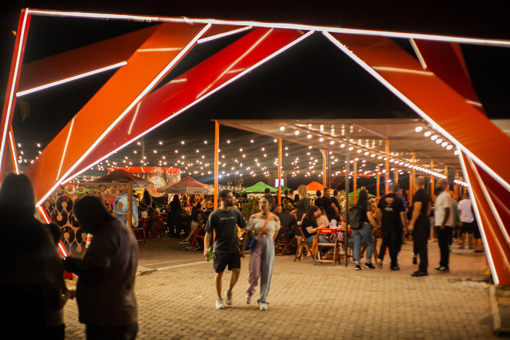 Cadoz promove 1º Festival do Chopp com show da banda San Marino em Santa Maria