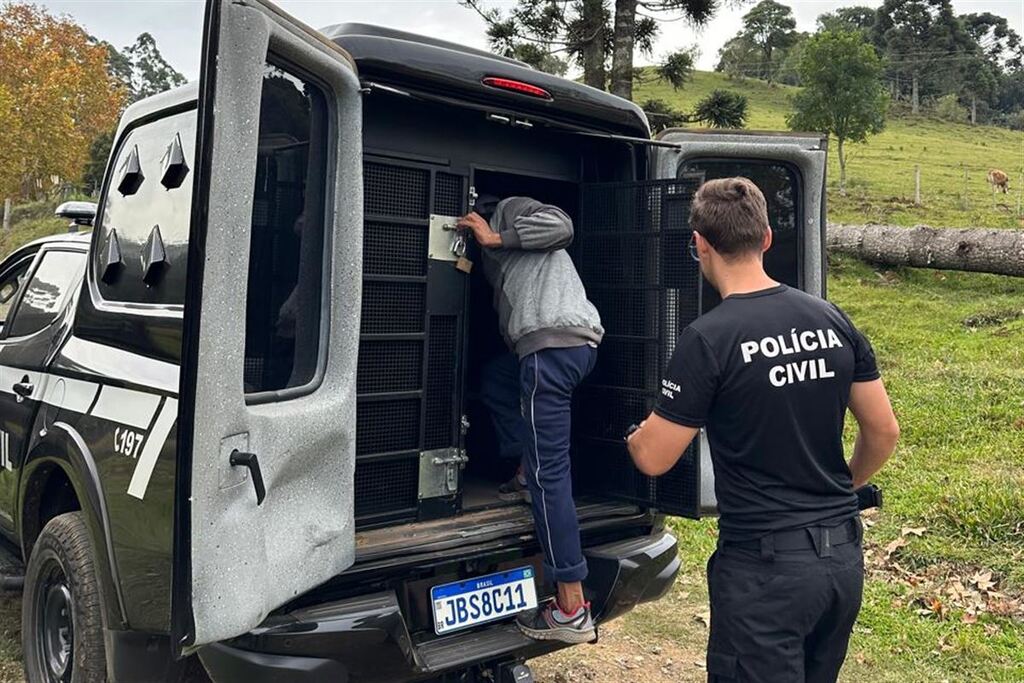 título imagem Homem é preso por descumprir medida protetiva em Agudo