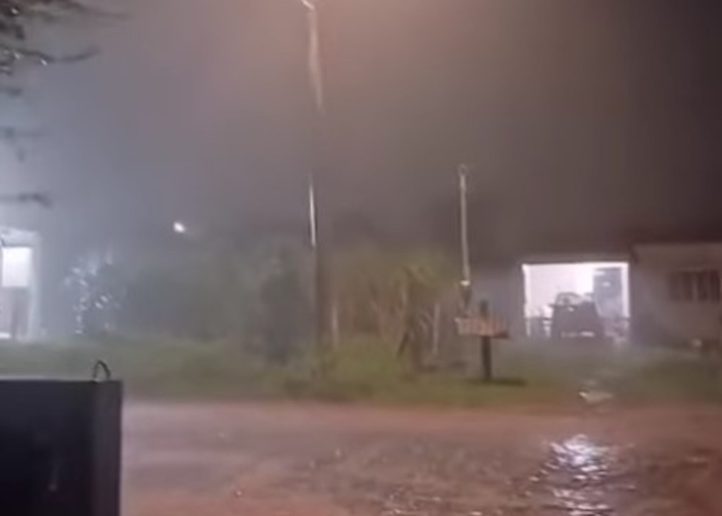 título imagem Santiago registra queda de granizo na noite desta quinta-feira; confira acumulados da Região Central