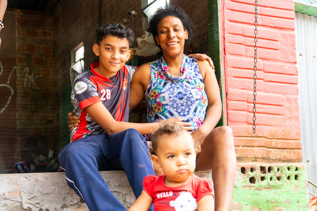 VÍDEO: depois de esperança, recomeço: o segundo Dia das Mães de Clenir após dar à luz em meio às enchentes de 2024
