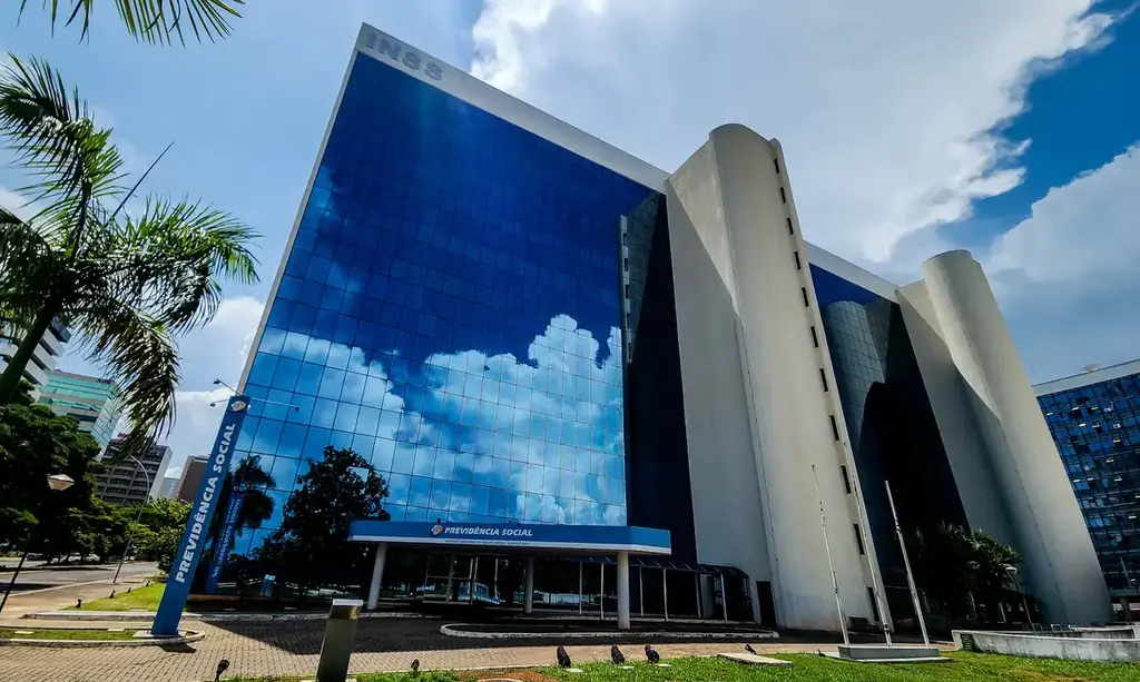 INSS vai devolver R$ 292 milhões a aposentados com descontos ilegais; saiba como receber