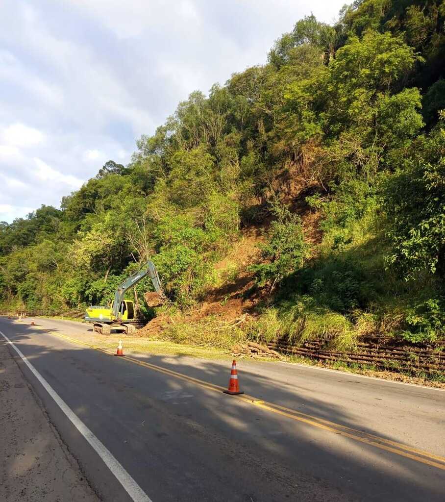 Trânsito é parcialmente liberado no formato de pare e siga na BR-158 entre Santa Maria e Itaara