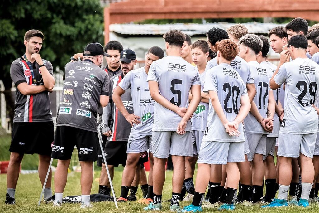 título imagem Sub-17 do Inter-SM enfrenta o Cruzeiro de Santiago pelo Gauchão nesta quarta-feira