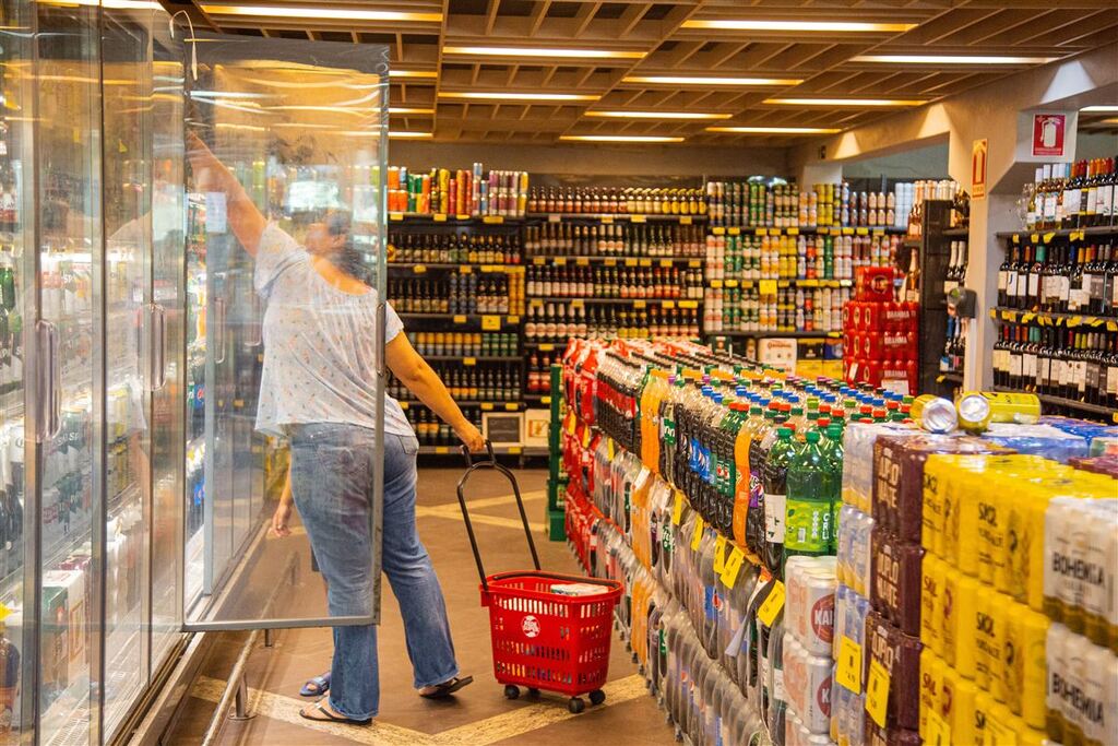 Mercados vão abrir no sábado, penúltimo feriado do atual calendário