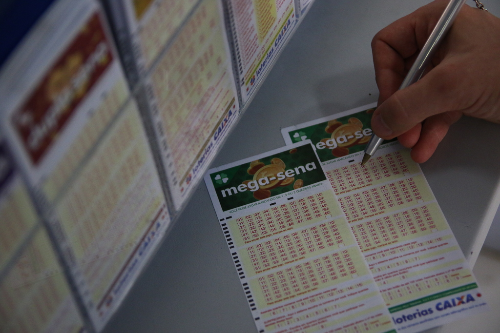 Sem ganhador, Mega-Sena acumula e prêmio vai a R$ 60 milhões