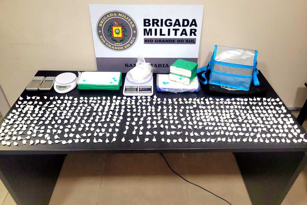 Brigada Militar realiza prisões por tráfico e captura foragido em Santa Maria