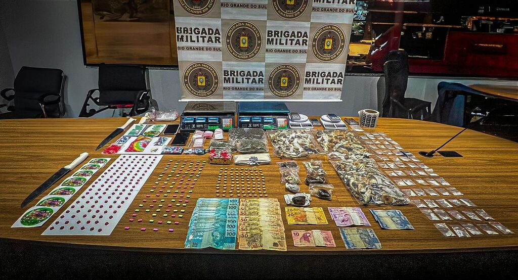 Dupla é presa por tráfico de drogas em Santa Maria