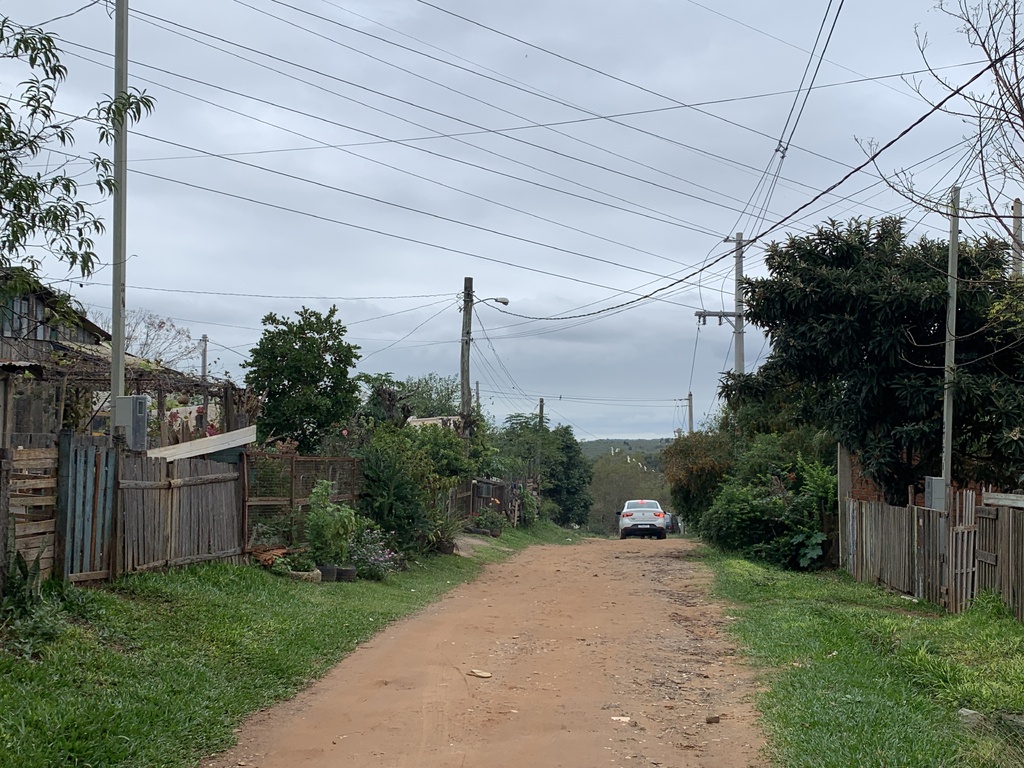 Mais de 20 residências tem corte na energia elétrica no Bairro Lorenzi; liminar impedia o desligamento da rede