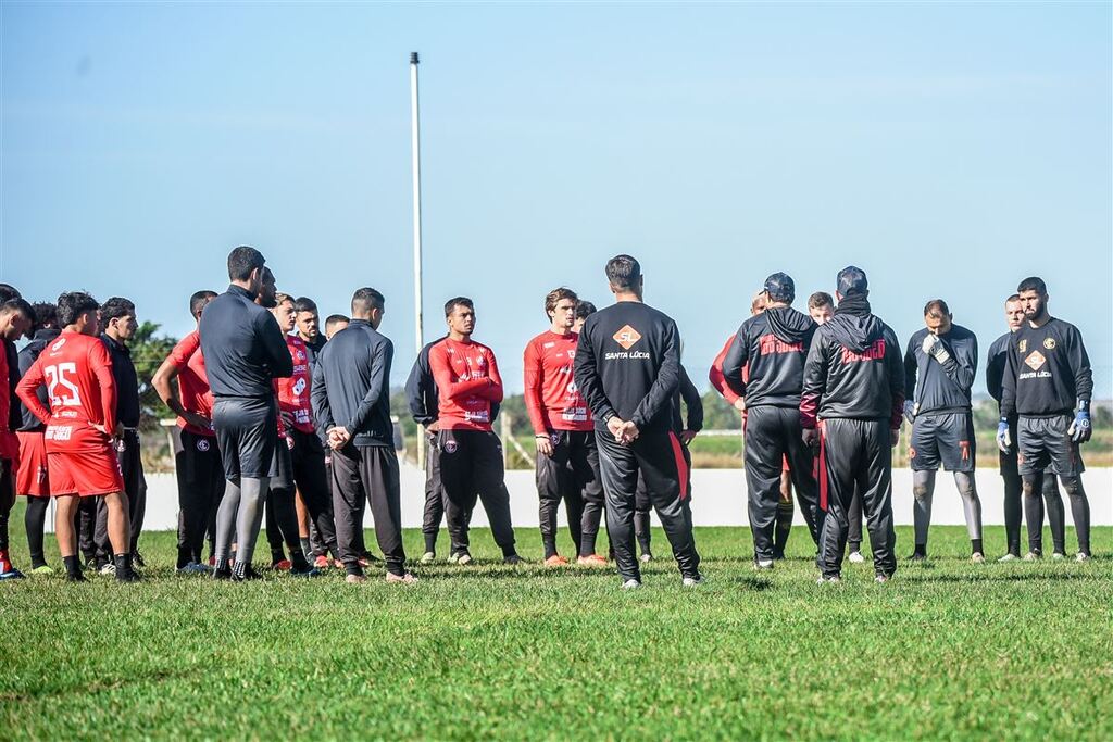 Elenco do Inter-SM pronto para encarar dois desafios fora de casa