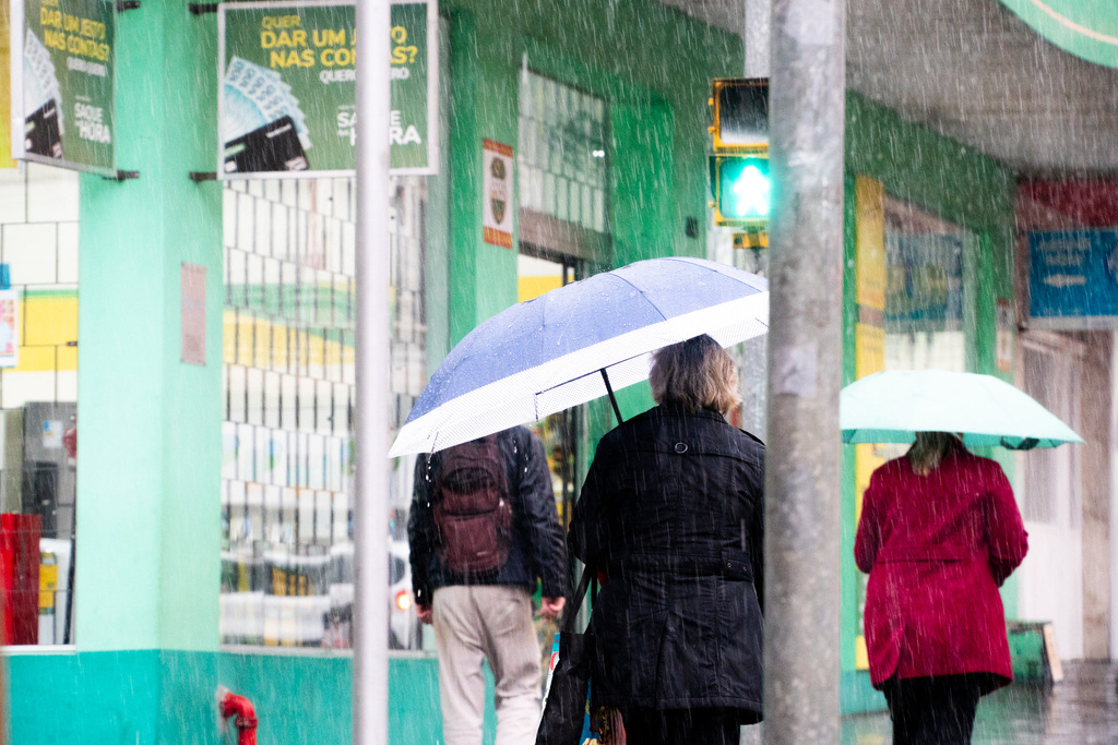 Santa Maria acumula 199 milímetros de chuva e temperaturas vão cair nas próximas horas; confira a previsão do tempo