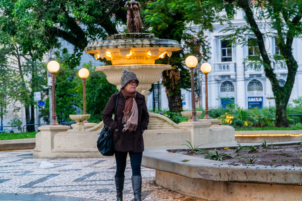 título imagem Casacos, luvas e toucas: como os santa-marienses enfrentaram a manhã gelada em Santa Maria