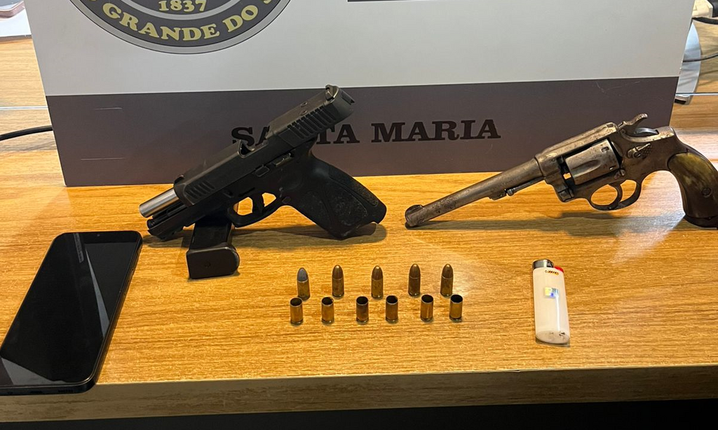 título imagem Dupla com cinco homicídios no histórico é presa após trocar tiros com a Brigada Militar e tentar matar jovem em Santa Maria