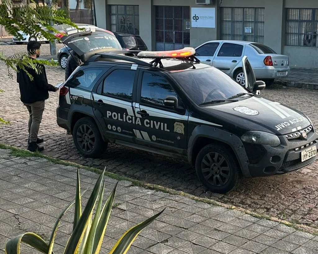 título imagem Homem é preso por descumprir medidas protetivas após perseguir ex-companheira até a delegacia em São Sepé