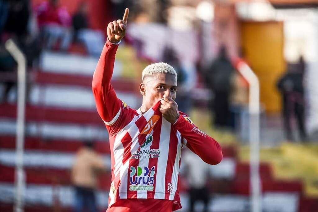 Inter-SM vence o Esportivo e assume a vice-liderança na Divisão de o