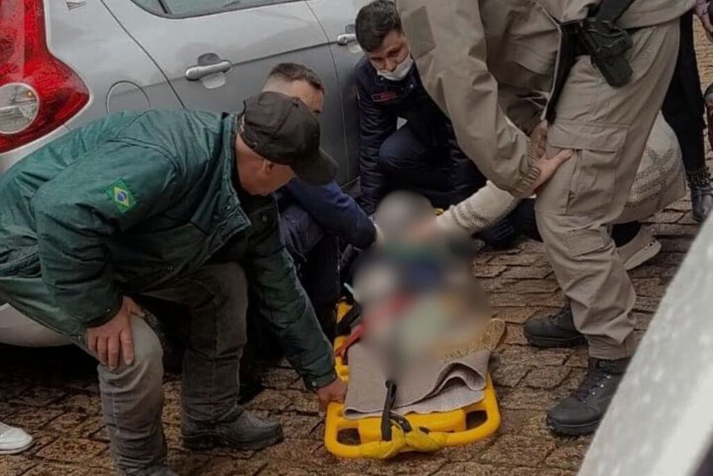 Criança fica ferida após ser atropelada no centro de São Sepé