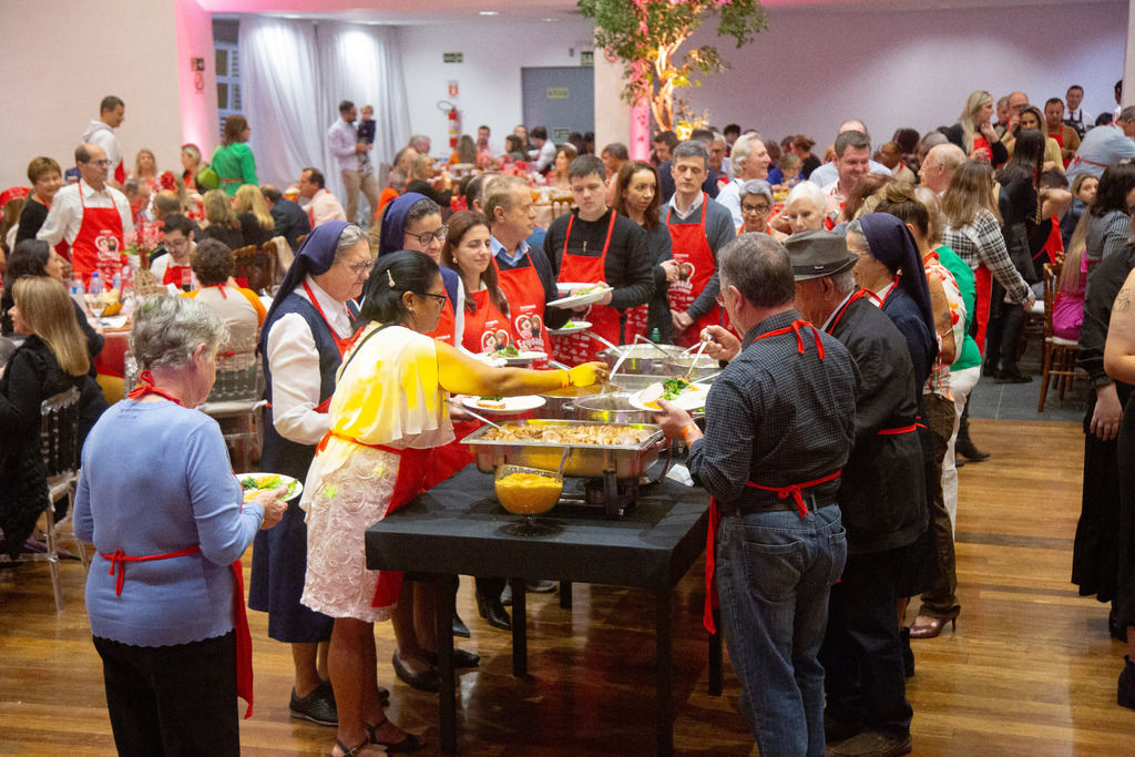 Beto Albert - Cerca de 600 pessoas participaram da Feijoada no ano ado