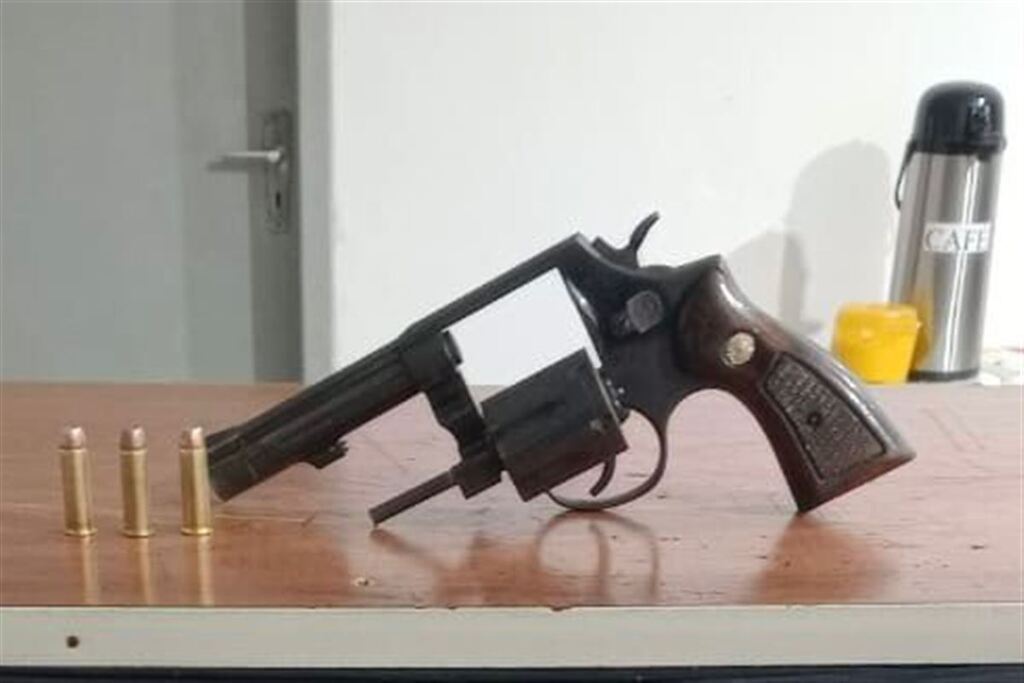 Homem é preso por posse irregular de arma durante operação da Brigada Militar em Tupanciretã