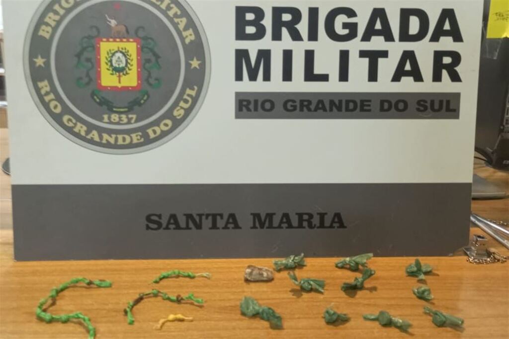 título imagem Homem é preso com mais de 25 pedras de crack em Santa Maria