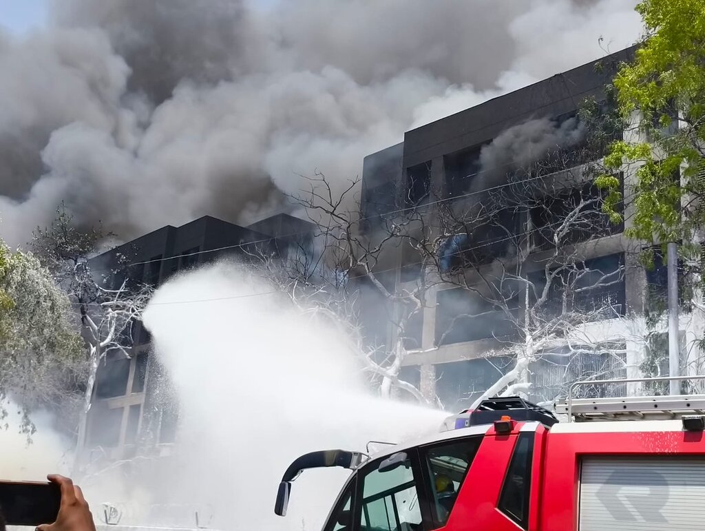 Avião com mais de 240 passageiros cai na Índia