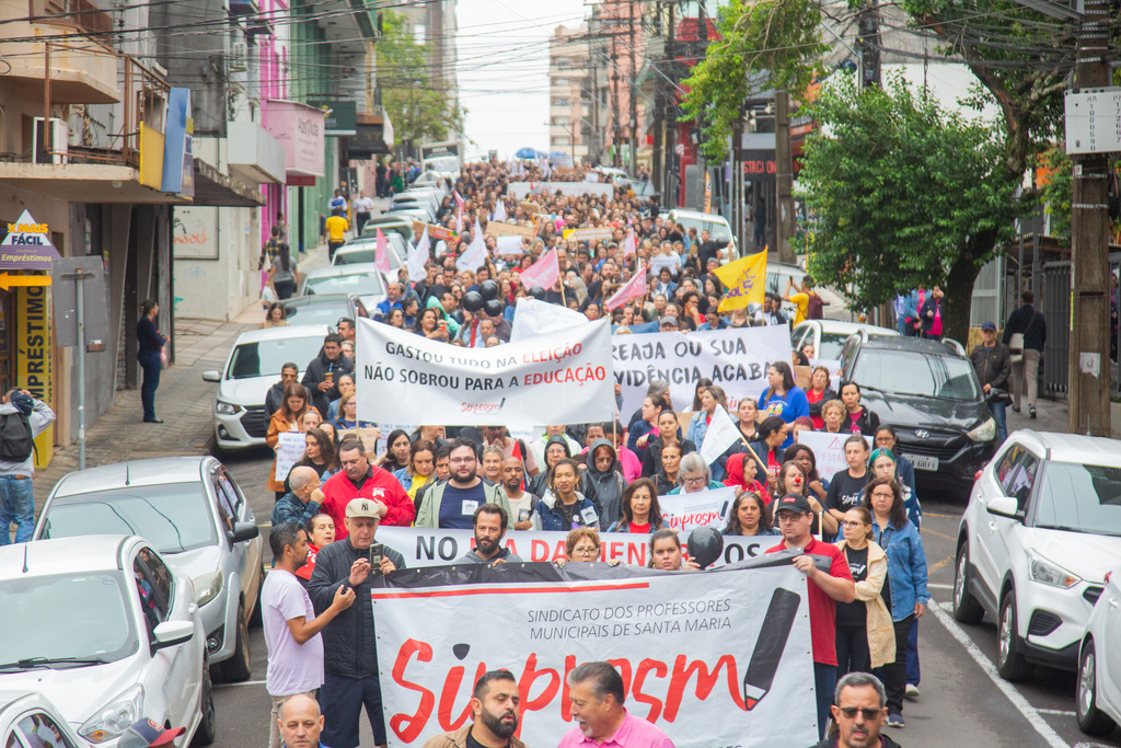 Professores da rede municipal paralisam atividades nesta sexta-feira em Santa Maria