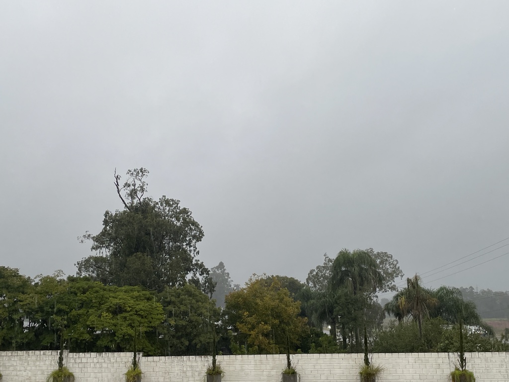Chuva de 70mm neste sábado causa transtornos em Santa Maria; alerta segue para as próximas horas