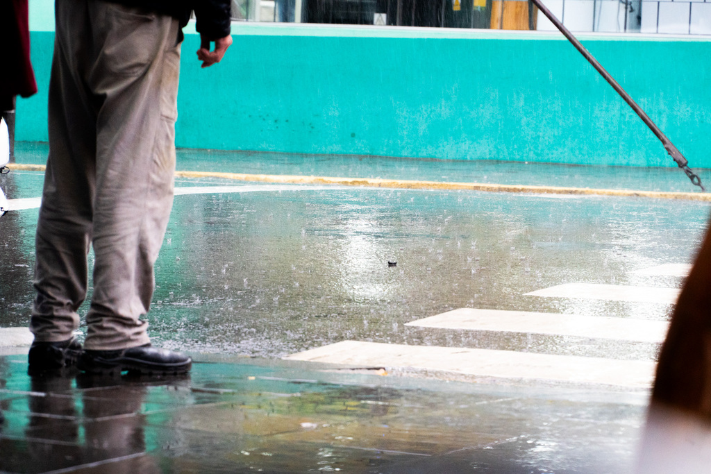 Chuva chega a Santa Maria e Defesa Civil emite alerta para temporais; saiba como pedir ajuda