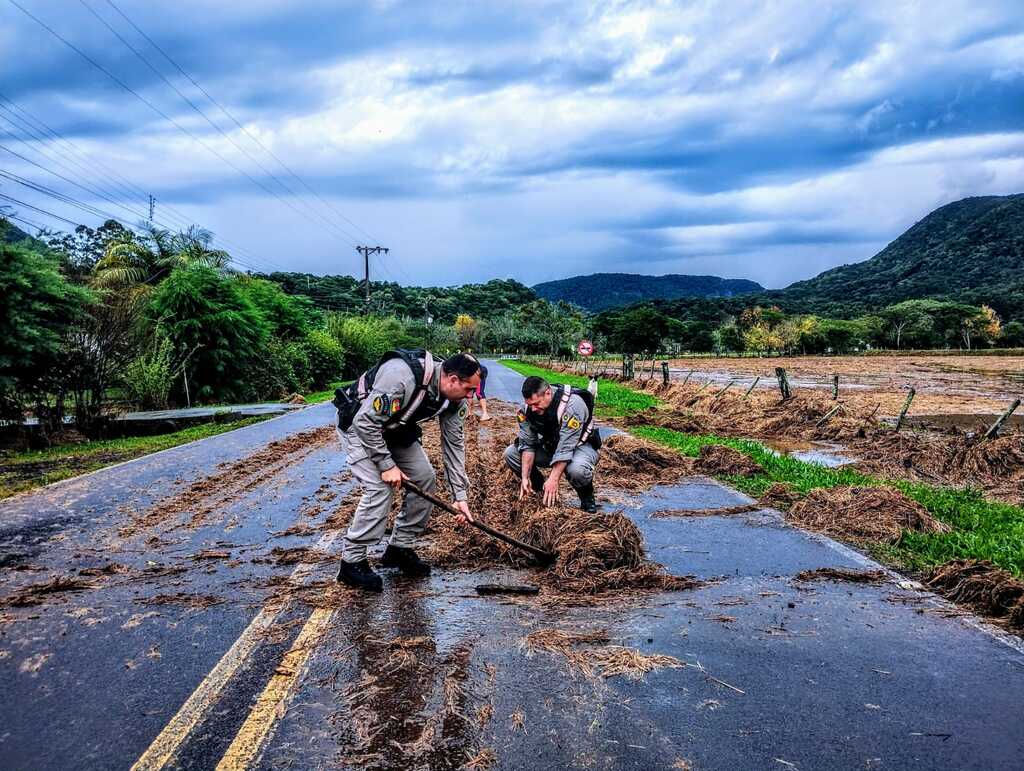 Trânsito é totalmente bloqueado na RSC-287, em Paraíso do Sul; confira a situação das rodovias da região