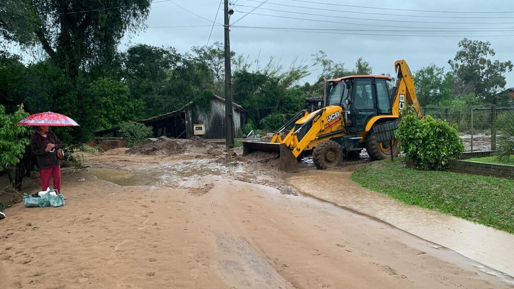 título imagem Além do desvio destruído na RSC-287, Paraíso do Sul tem pelo menos 16 pessoas desabrigadas por causa das chuvas