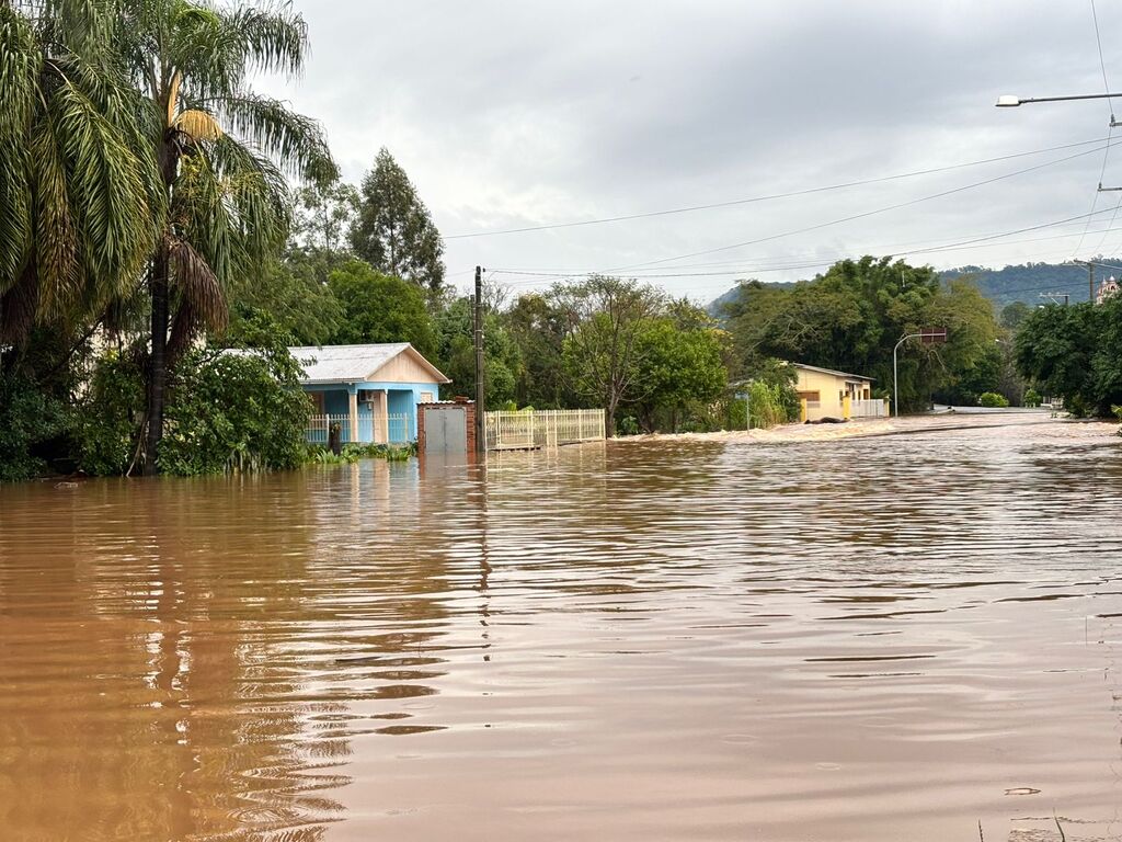 Pelo menos 10 municípios da região já decretaram situação de emergência por causa das chuvas; confira a lista