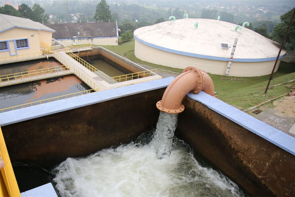 Com a recuperação de sistemas, foco da Corsan está na distribuição da água nesta sexta-feira em Santa Maria