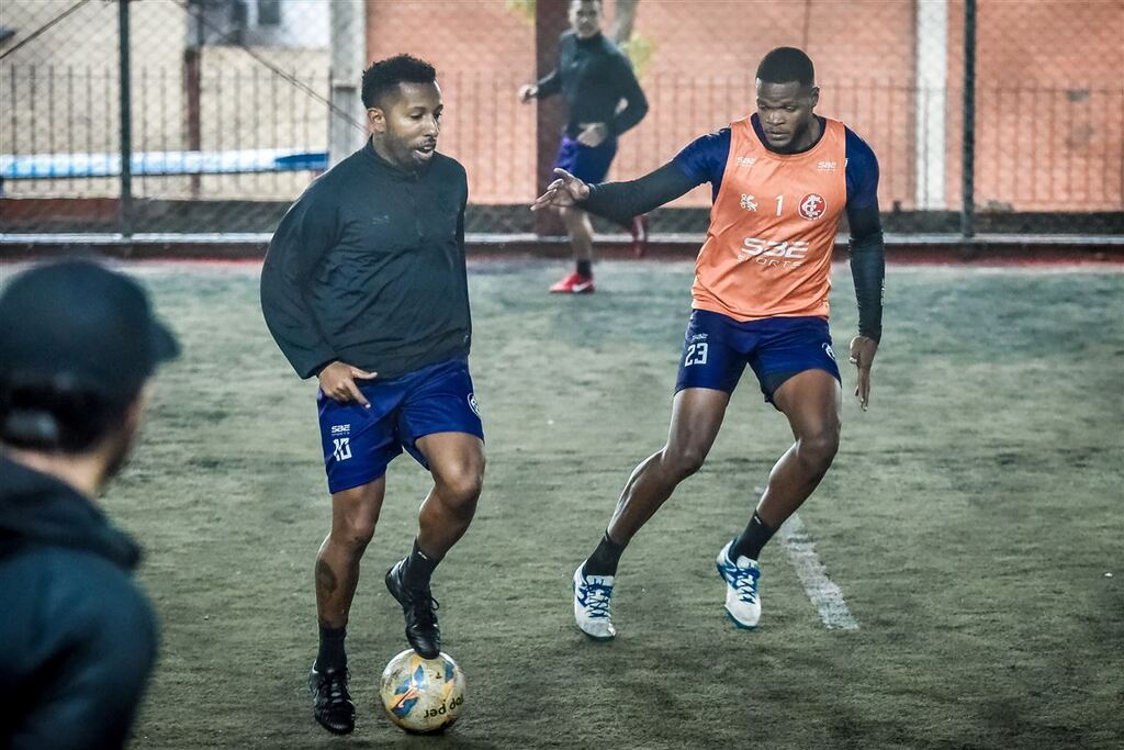 Inter-SM duela com o Bagé no Pedra Moura neste domingo