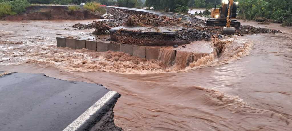 Transito na RSC-287, em Paraíso do Sul, funciona em sistema de pare e siga nesta segunda-feira