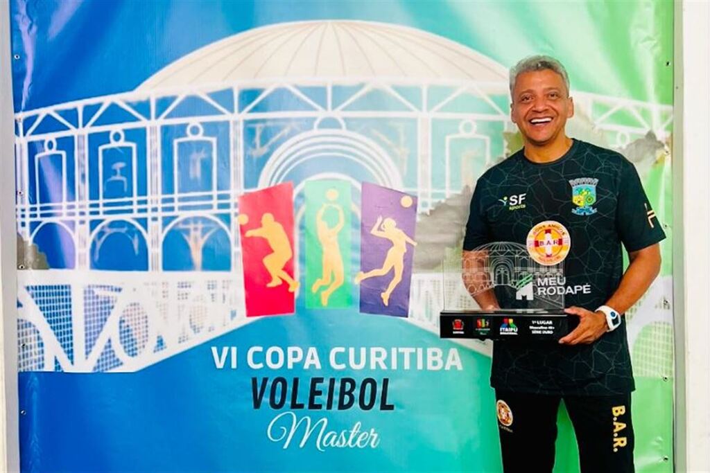 Professor da AVF garante dois pódios em competição master de vôlei