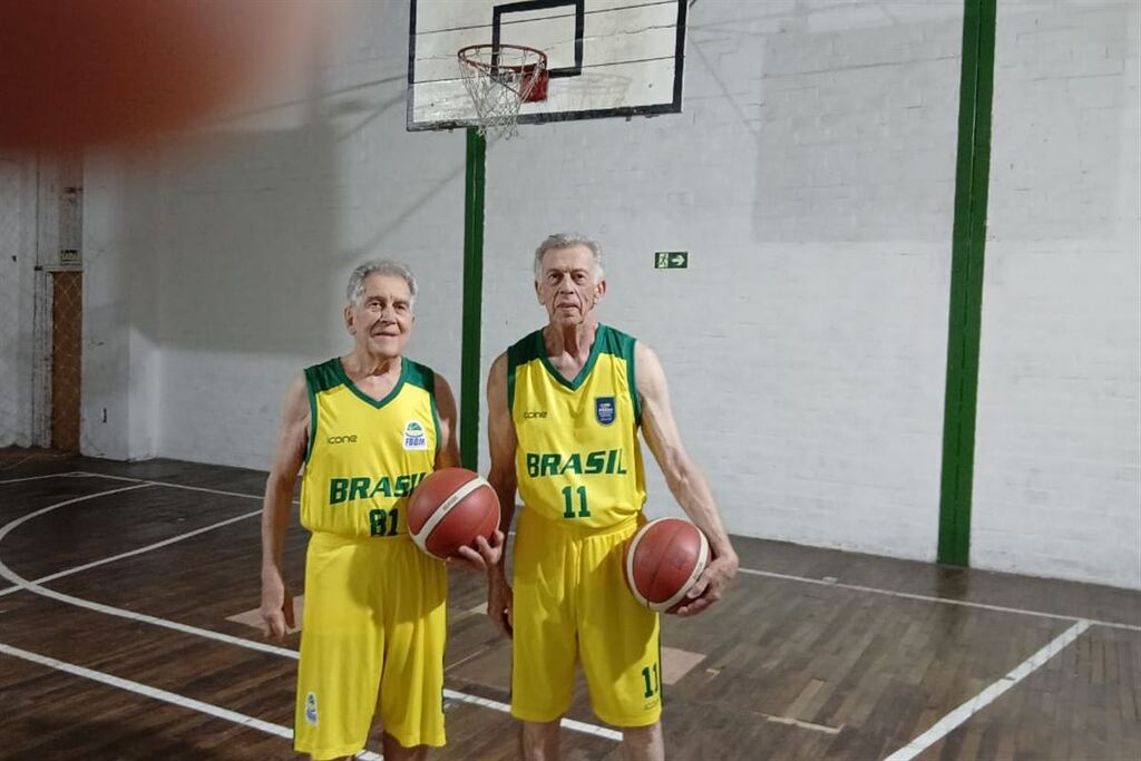 Foto: Matheus Saldanha (AVABSM) - Wilson Juchem, o Bibi (à esq.), e Gilberto Lenz, o Mi (à dir.) já estão rumo à Suíça para competição internacional que começa nesta sexta-feira e segue até o próximo dia 6