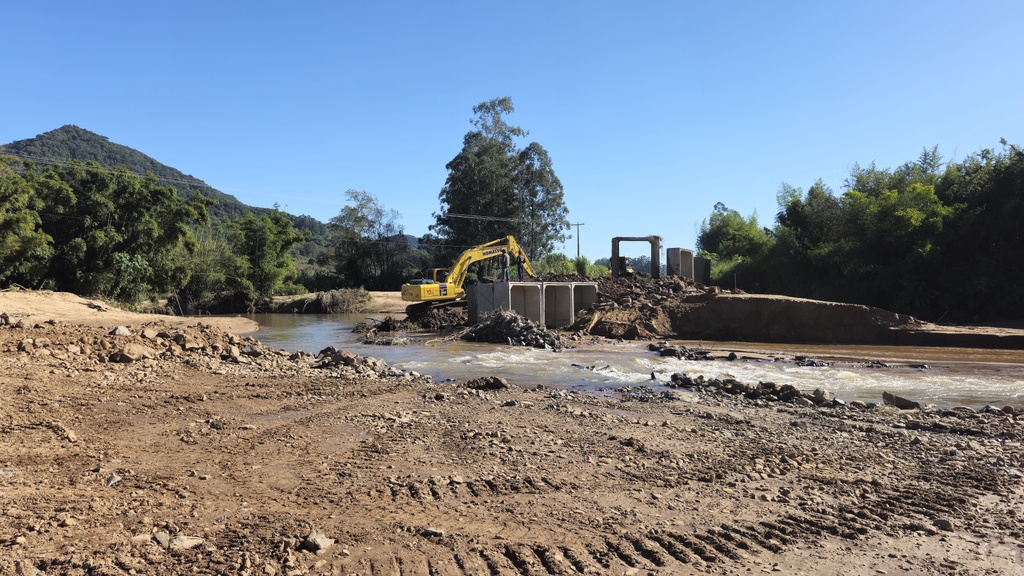 título imagem Faxinal do Soturno começa reconstrução de desvio na ERS-348