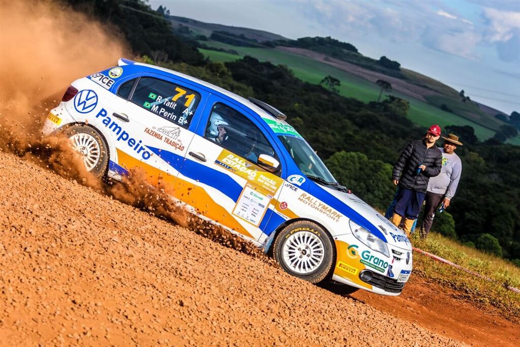 Foto: Edson Castro Assessoria (Divulgação) - Equipe da Pampeiro Rally é representada pelo Piloto Rubens Tatit e pelo navegador Mateus Perin