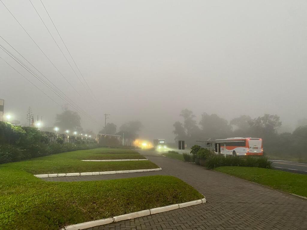 Santa Maria amanhece encoberta pela neblina nesta sexta-feira