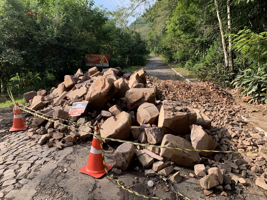 Prefeito anuncia parecer favorável do governo federal aos R$ 23 milhões para recuperação da Estrada do Perau