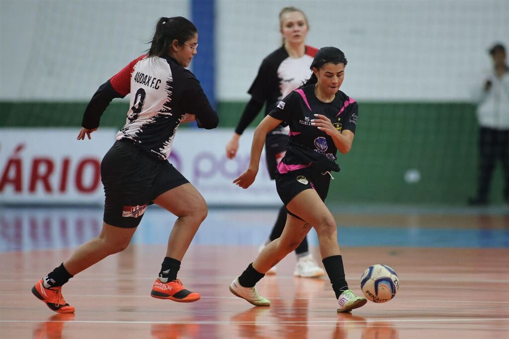 título imagem Superliga Rede Sul Energia Solar de Futsal Pro chega na fase de mata-mata
