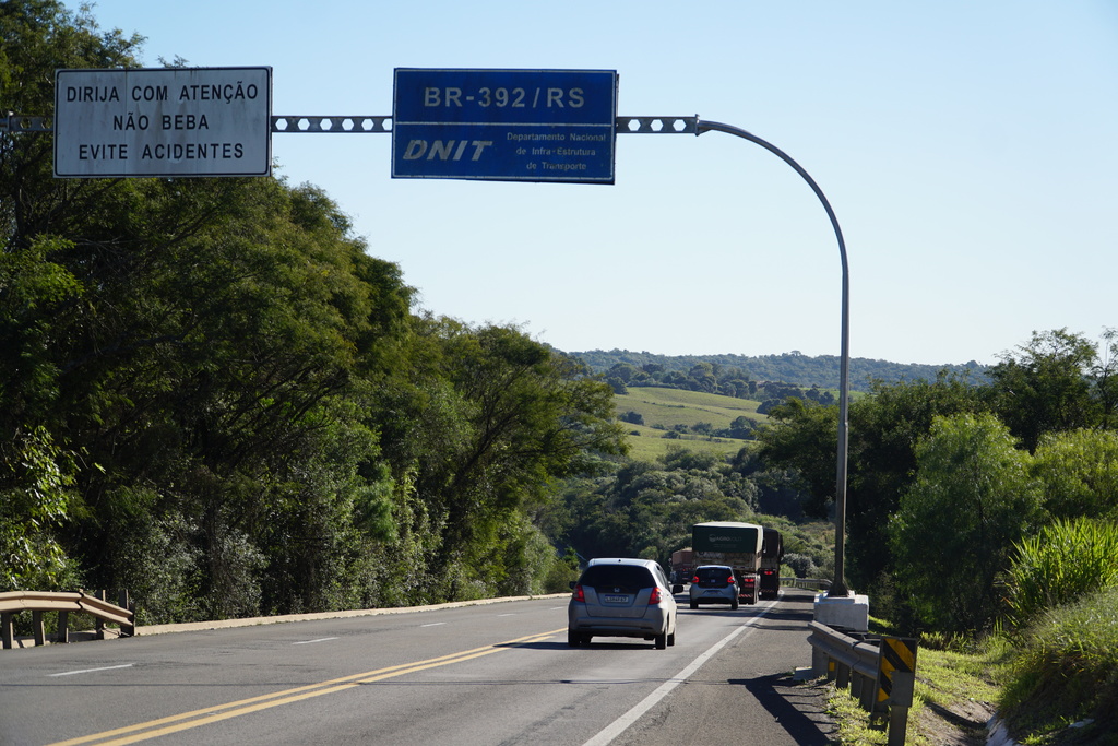 título imagem VÍDEO: Apesar de defeitos, BR-392 é uma das mais bem conservadas da Região Central