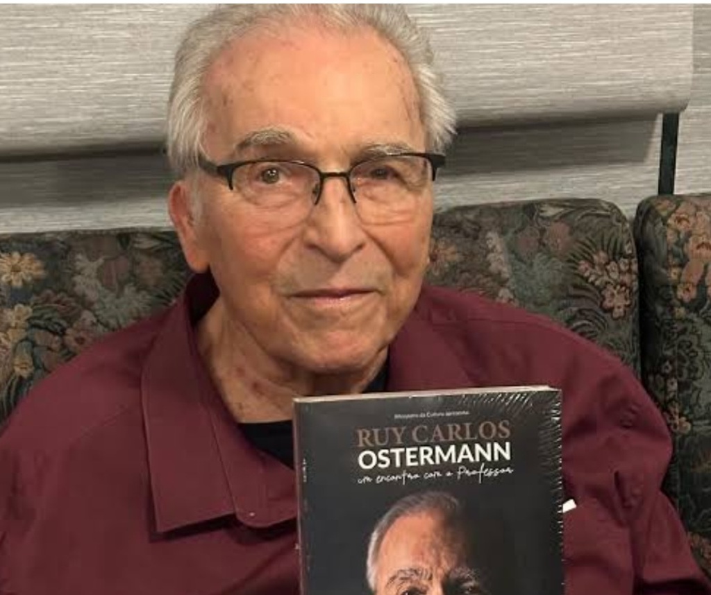 título imagem Morre Ruy Carlos Ostermann, ícone do jornalismo gaúcho, aos 90 anos