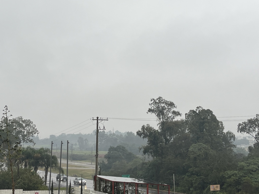 título imagem Defesa Civil alerta para risco de temporal em boa parte do Estado até a manhã de domingo; dois municípios da região já monitoram os acumulados