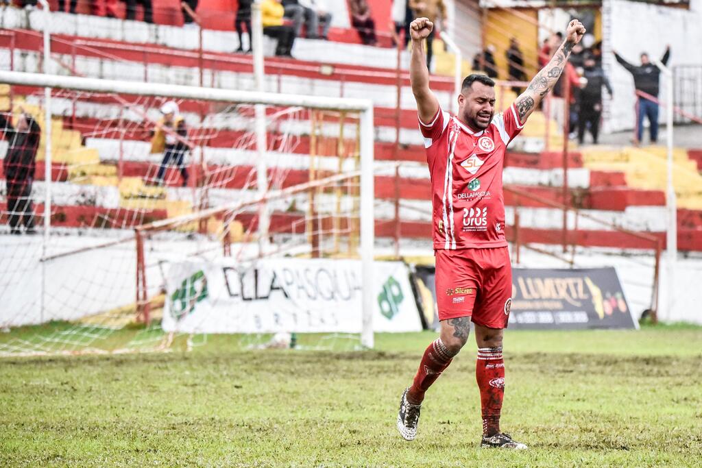 Inter-SM vence Gaúcho de virada e assume vice-liderança da Divisão de Acesso Inter-SM vence Gaúcho de virada e assume vice-liderança da Divisão de Acesso