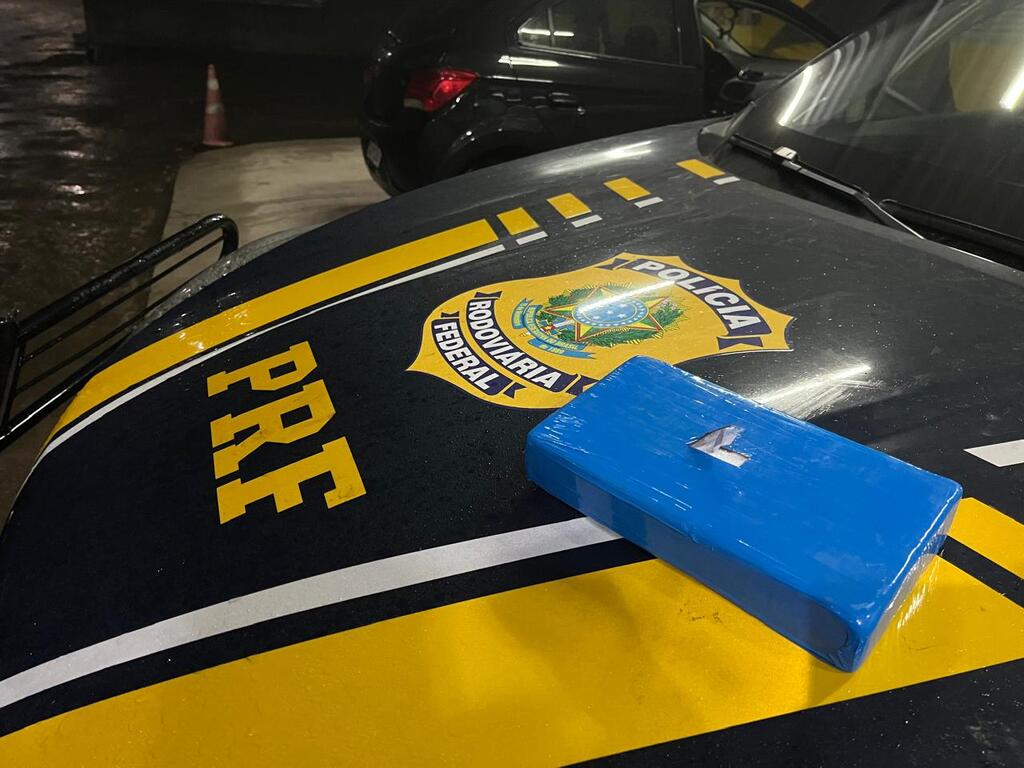 título imagem PRF prende traficante transportando cocaína em Caçapava do Sul