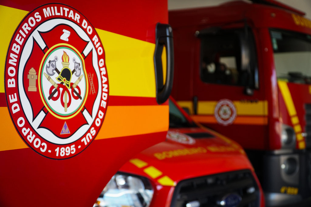 título imagem Falta de efetivo e de equipamento para Corpo de Bombeiros de Santa Maria é discutida em reunião