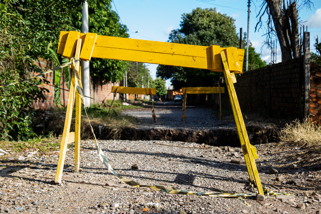Moradores do Bairro Carolina reclamam de cratera aberta após chuvas em Santa Maria